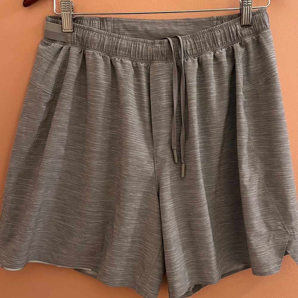 Lululemon Men's Running Shorts. 5” With Lined. Large. Gray.